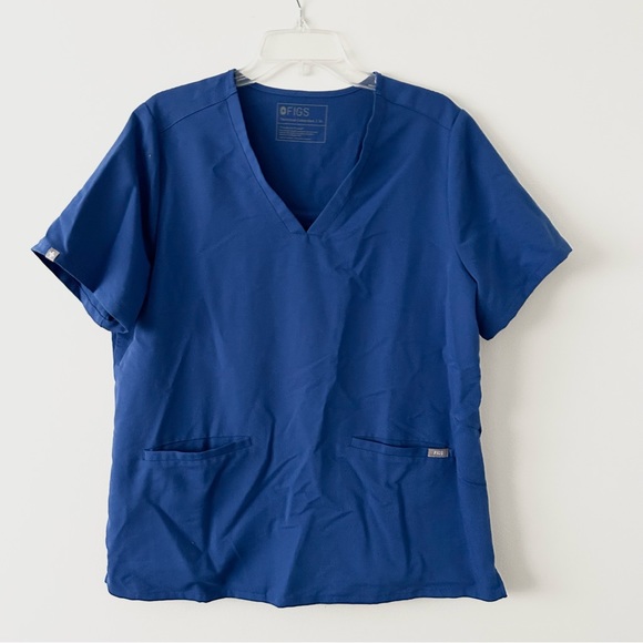 Figs Royal Blue Casma™ Three-Pocket Scrub Top - Picture 2 of 6